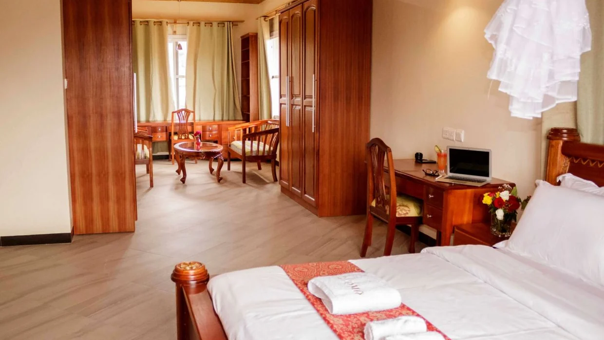 Finished Nile House guest suite with timber furniture